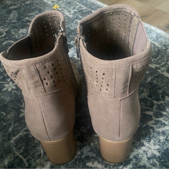 Women's tan open mesh ankle booties with block heel size 8.5 autumn fall neutral - Picture 5 of 8